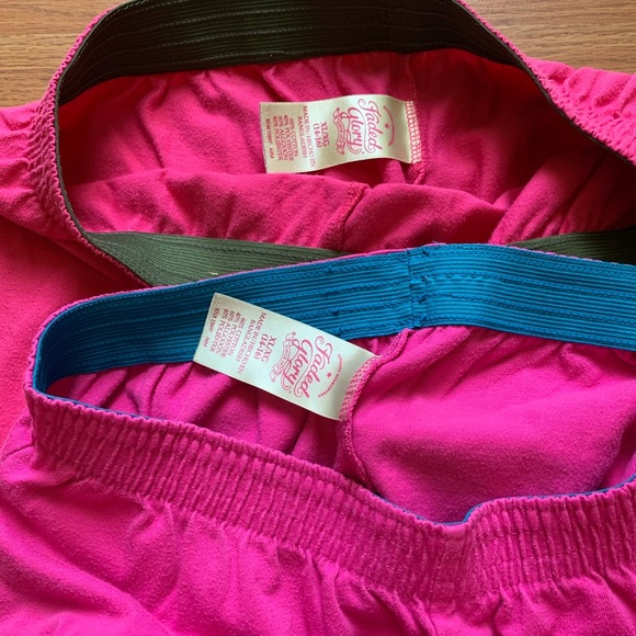 basic shorts - Picture 3 of 3